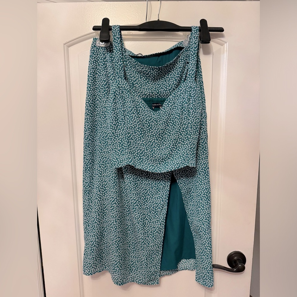 Abercrombie & Fitch crop top and midi skirt set. Size Small